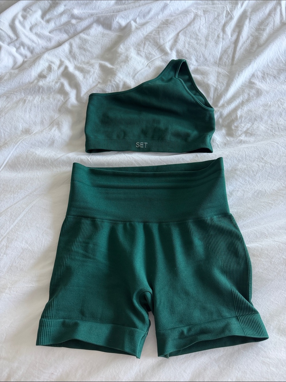 One-Shoulder Ribbed Active Shorts Set in Dark Green